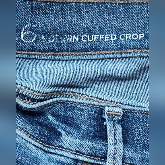 LOFT Outlet Women's Blue Jeans | Modern Cuffed Crop | Cotton Blend | Size 6 - Picture 4 of 6